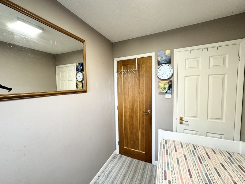 Room Wheatfield Drive in Bristol