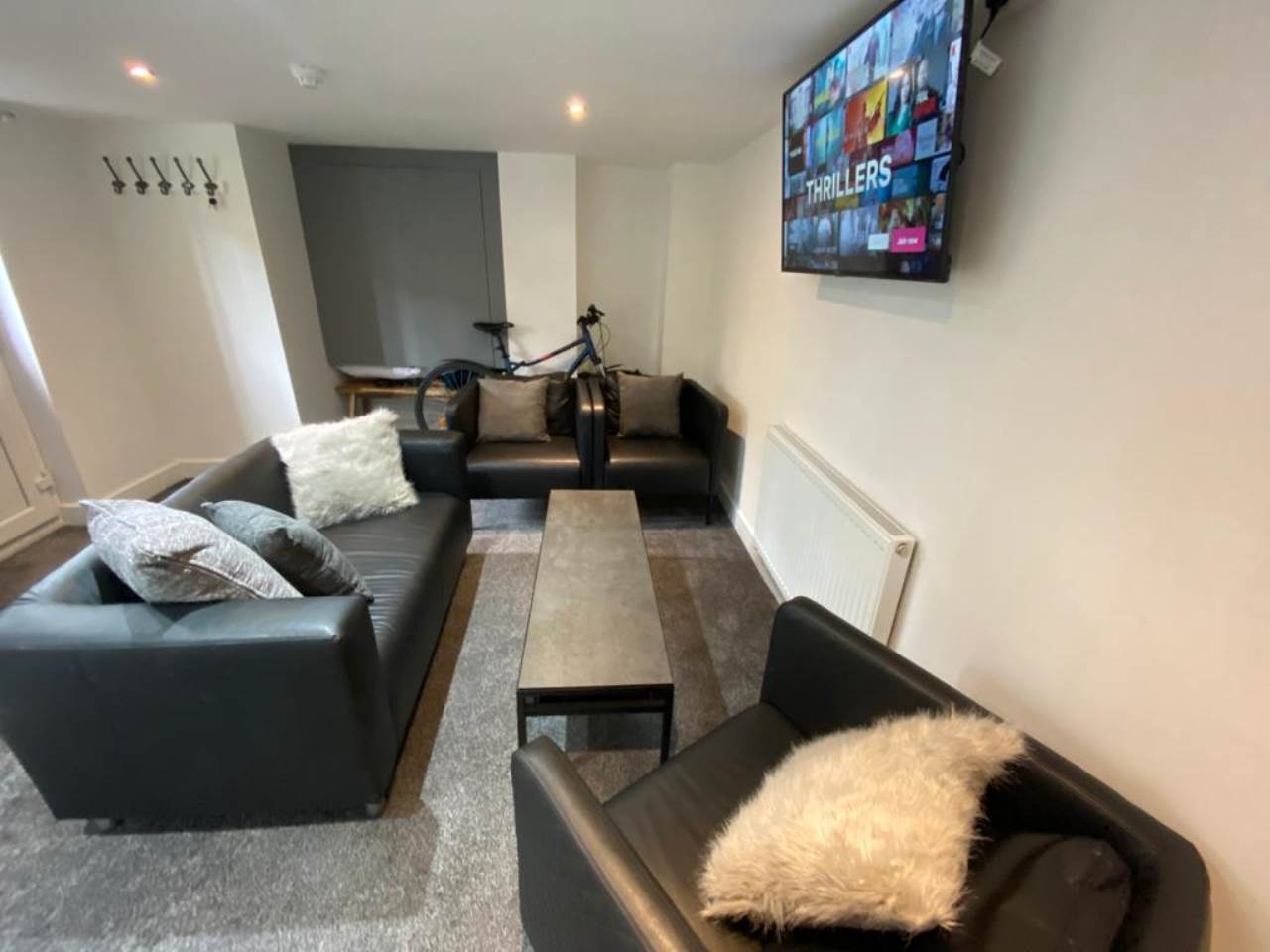 Room Back Rosemont Walk in Leeds
