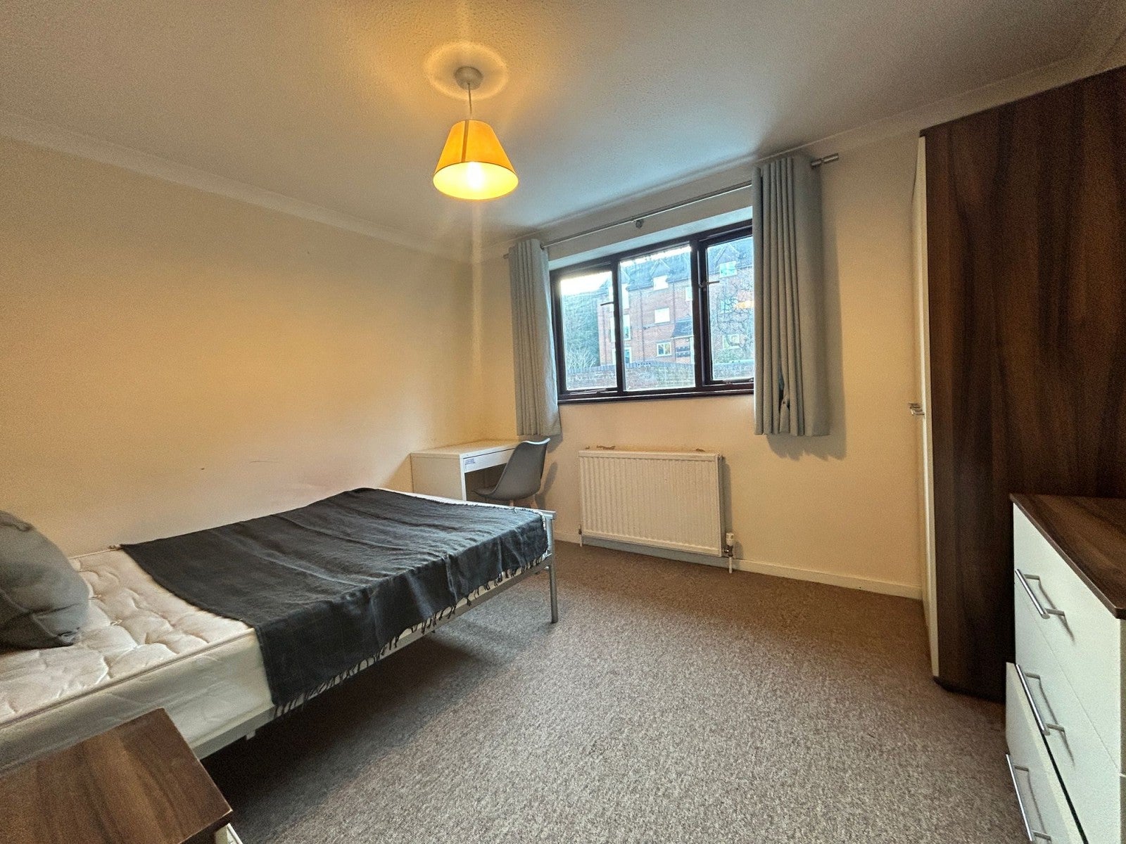 Room New Road in High Wycombe