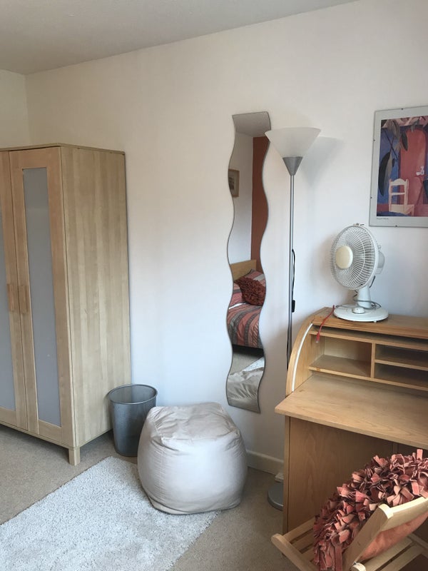 Room Robbins Close in Bristol