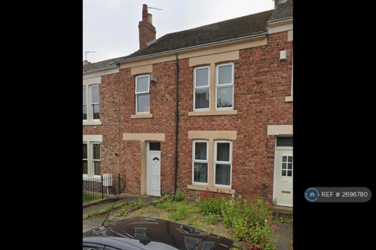 Flat Ancrum Street in Newcastle upon Tyne