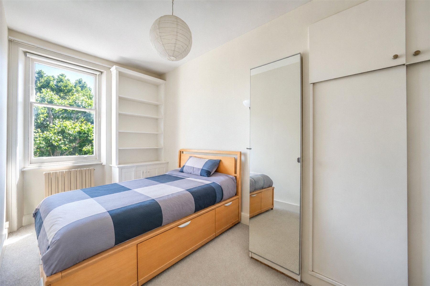 Flat Regent's Park Road in Greater London