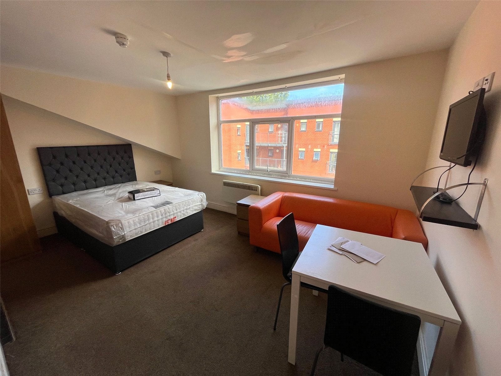 Flat Wilbraham Road in Manchester