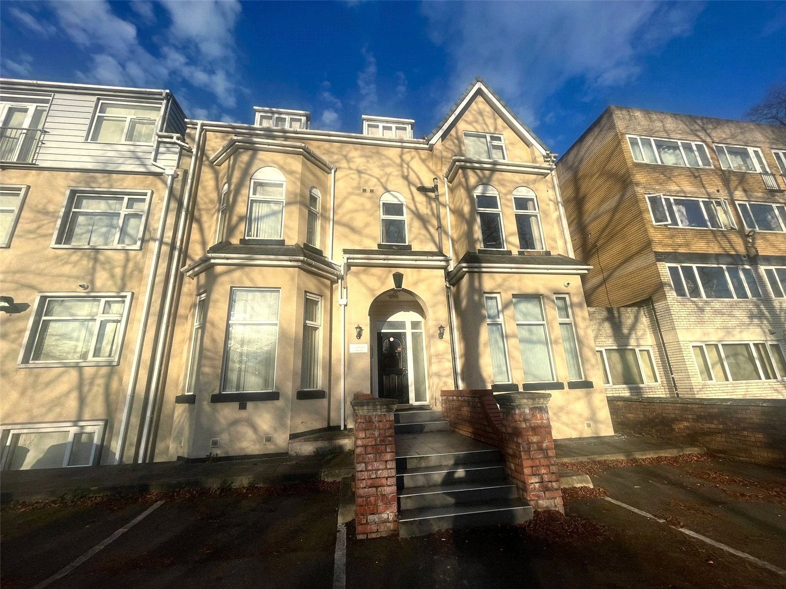 Flat Wilbraham Road in Manchester