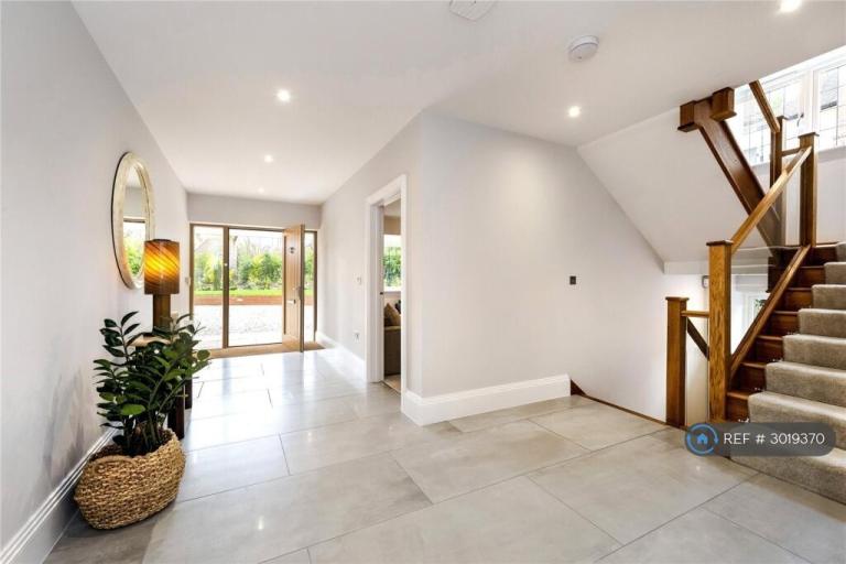 House Deans Lane in Reigate and Banstead