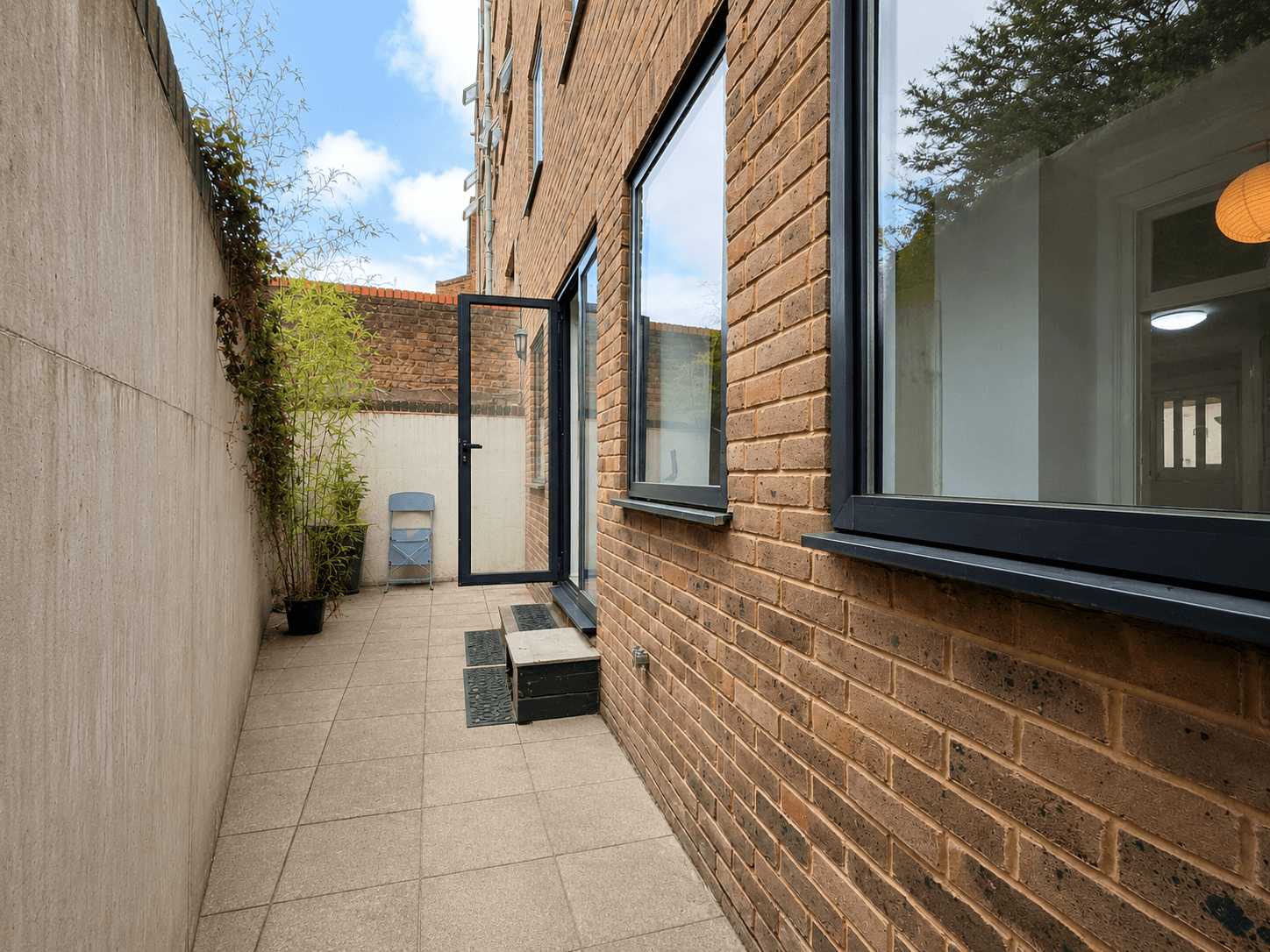 Flat Clarence Road in Greater London