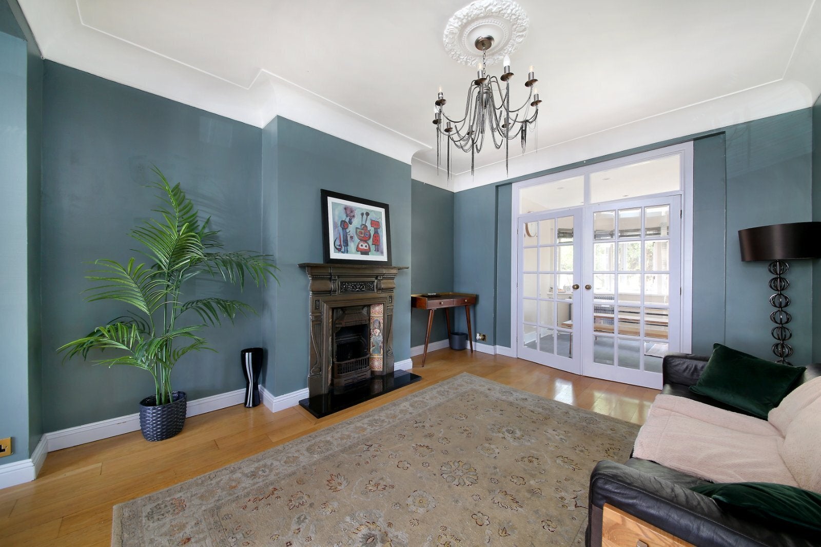 House Nightingale Lane in Greater London