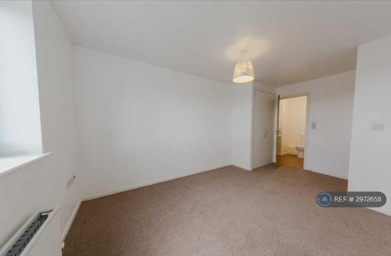 Flat Countess Way in Milton Keynes