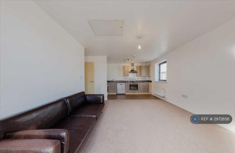 Flat Countess Way in Milton Keynes