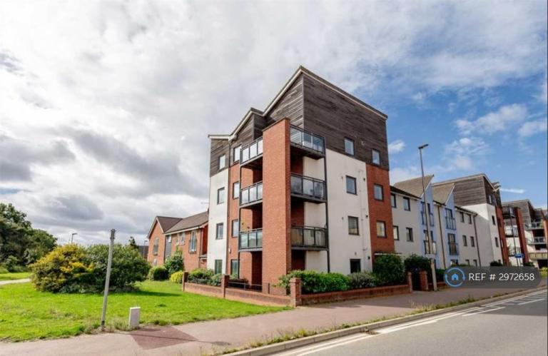 Flat Countess Way in Milton Keynes