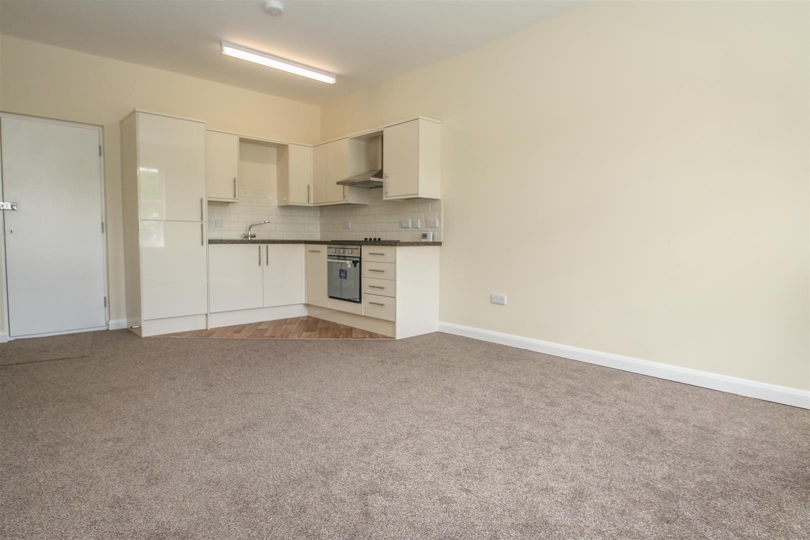 Flat Grosvenor Road in Southend-on-Sea