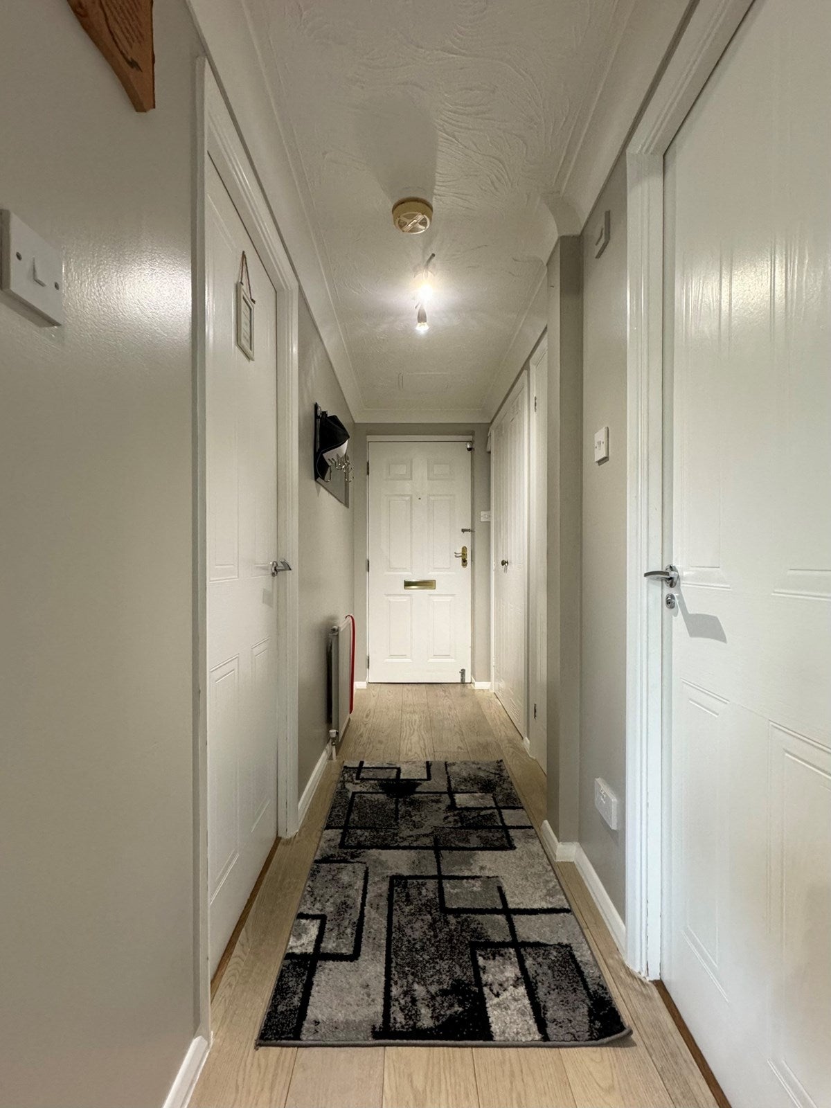 Flat Kenton Road in Greater London