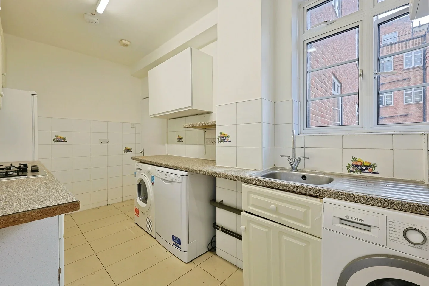 Flat Hammersmith Road in Greater London