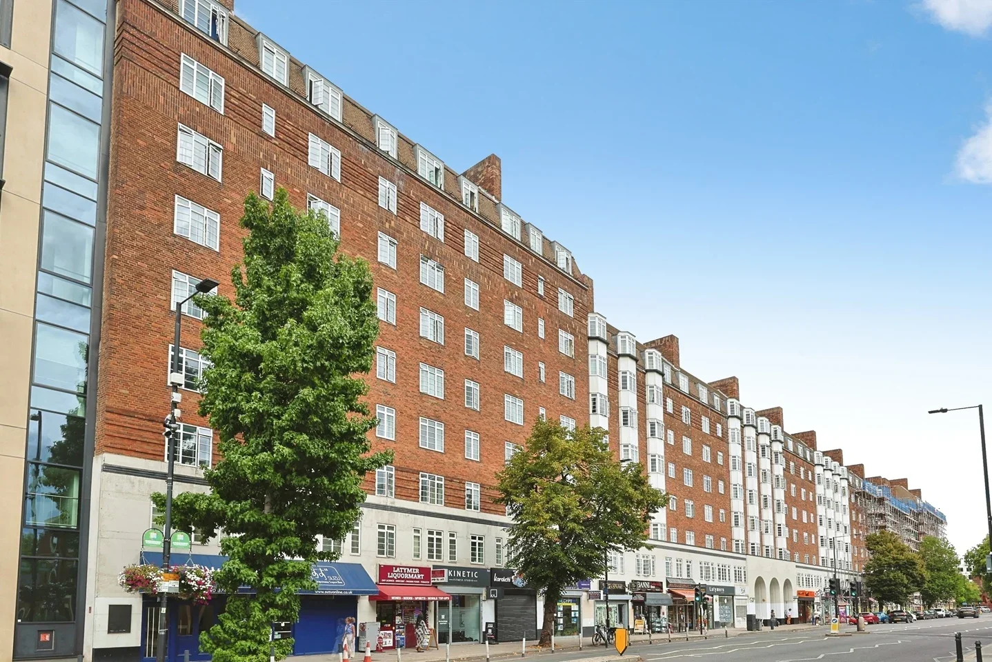 Flat Hammersmith Road in Greater London