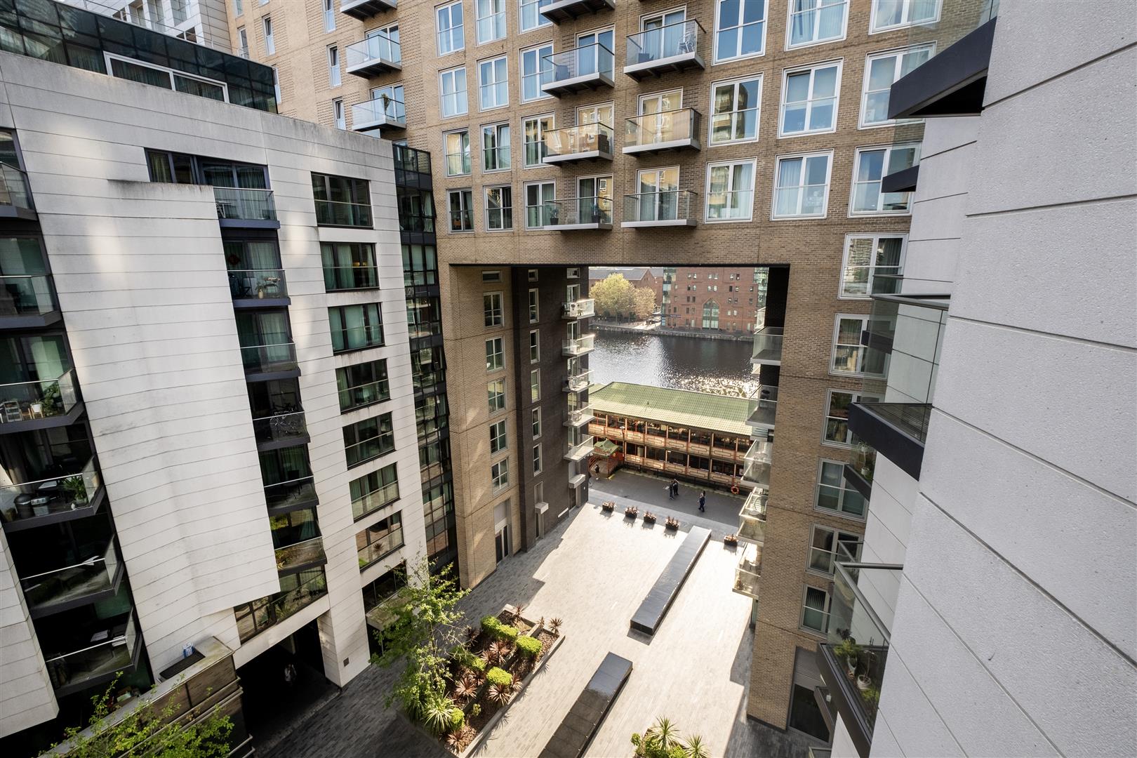 Flat Baltimore Wharf in Greater London