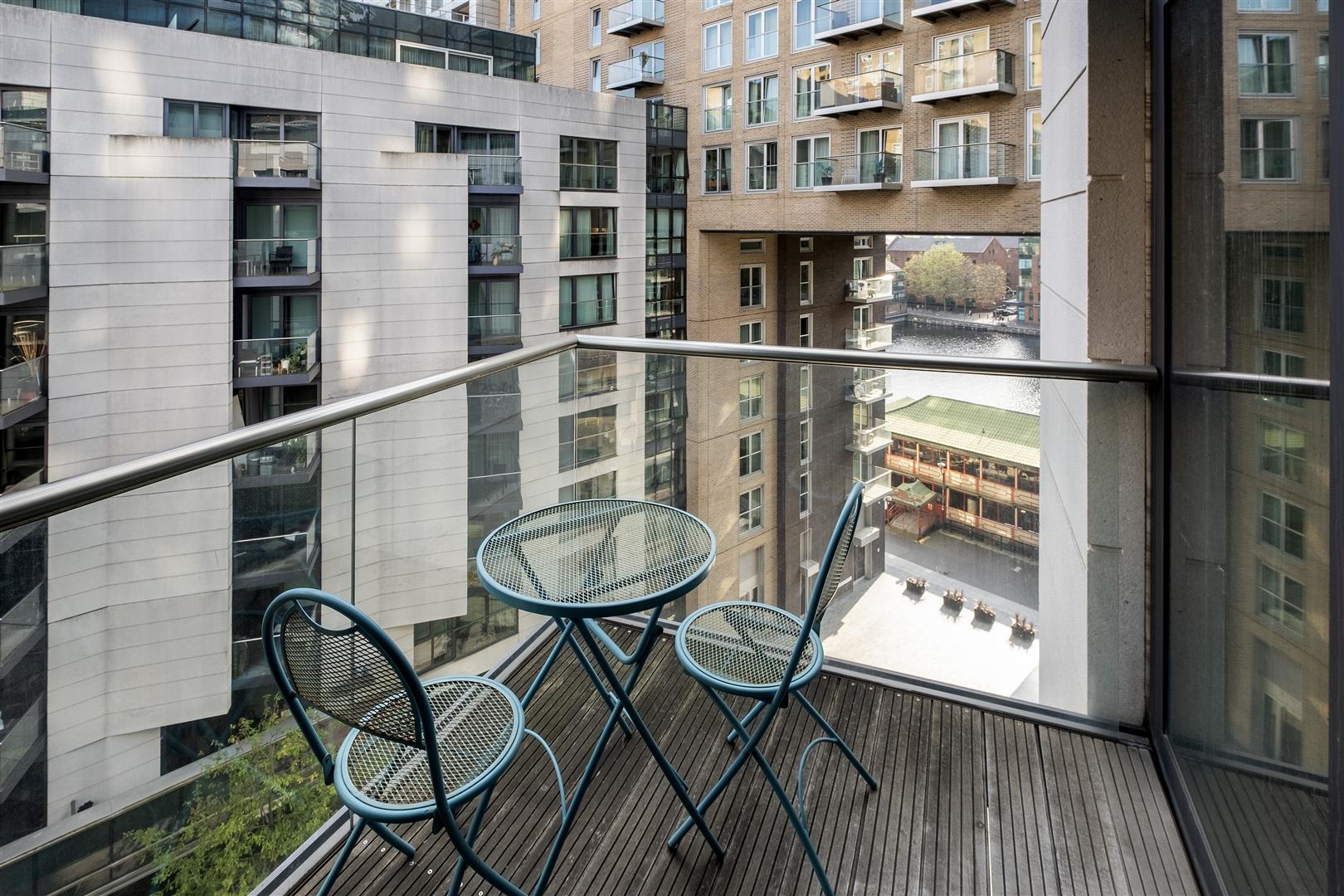 Flat Baltimore Wharf in Greater London