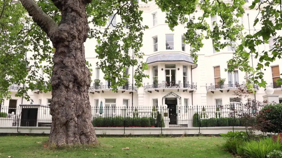 Flat Cromwell Road in Greater London