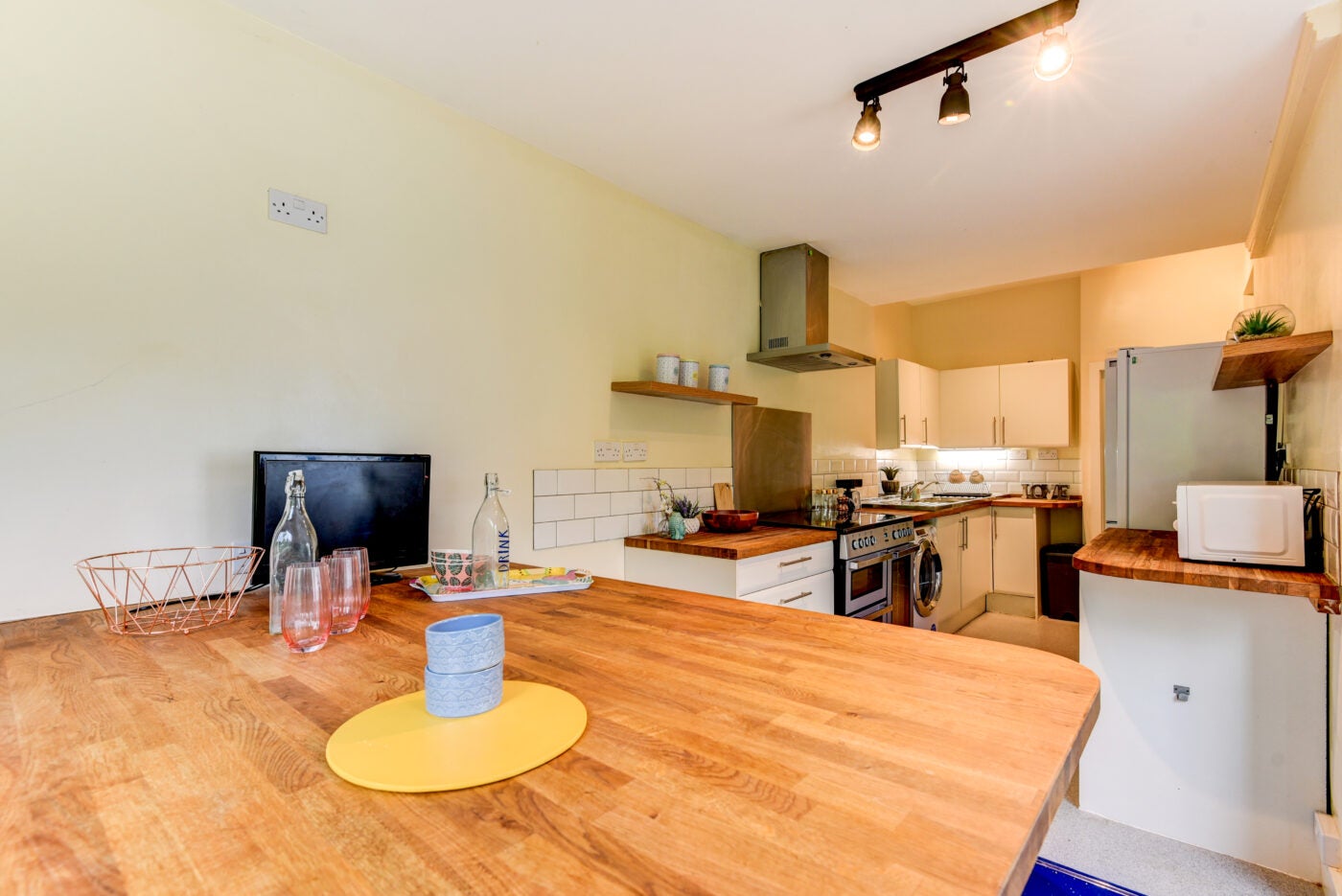 Flat Ashurst Road in Brighton