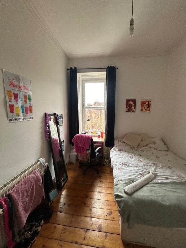 Room Byres Road in Glasgow