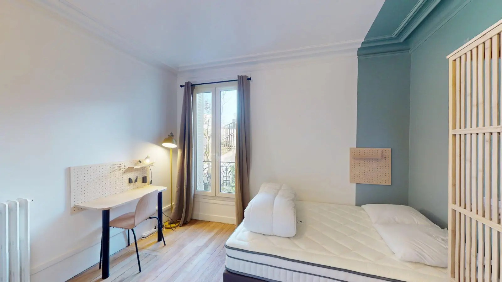 Room Rue de Crimée in Paris