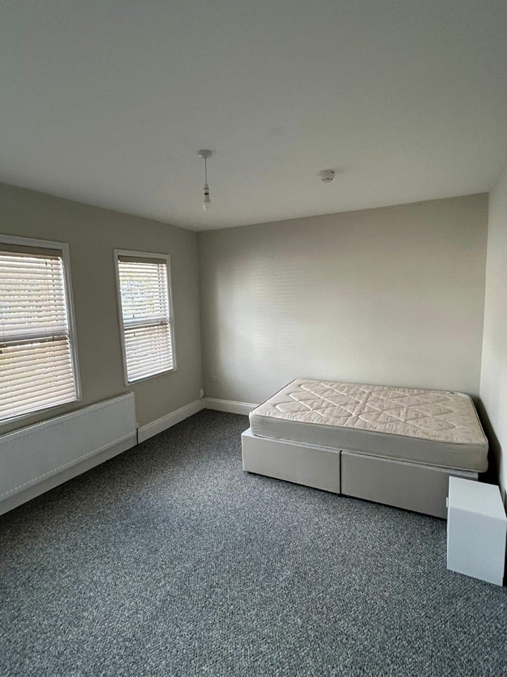 Room Quadrant Road in Greater London