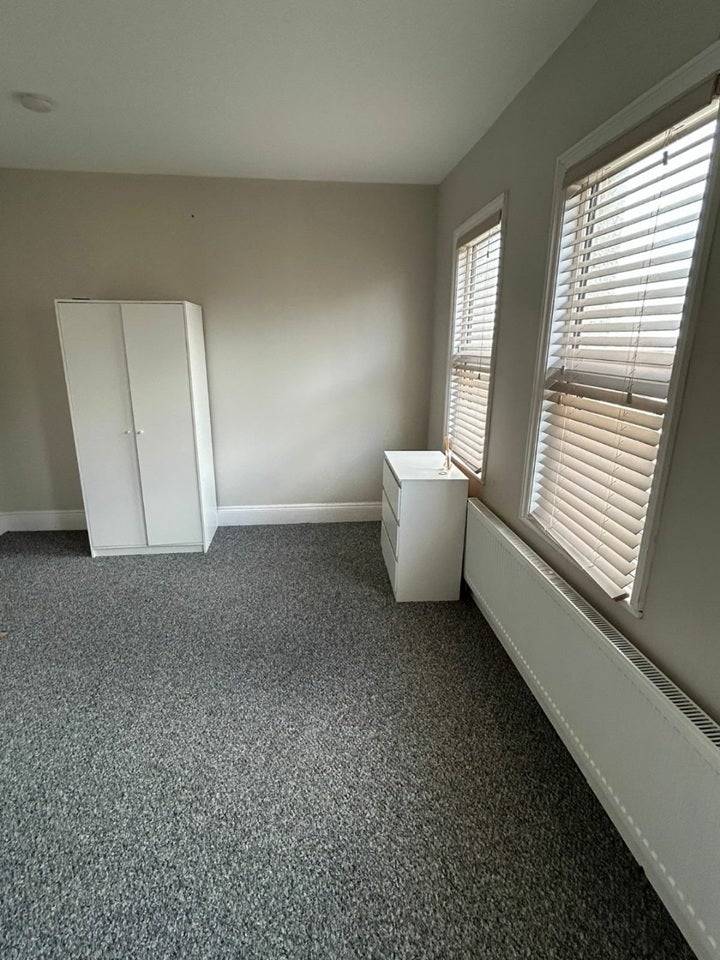 Room Quadrant Road in Greater London