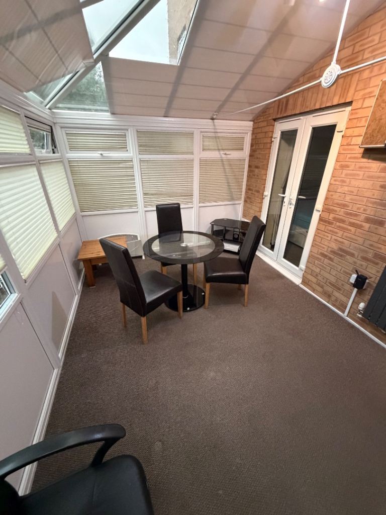 Flat Badgerdale Way in Derby