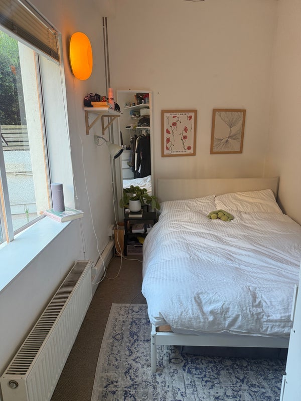 Room Becklow Road in Greater London