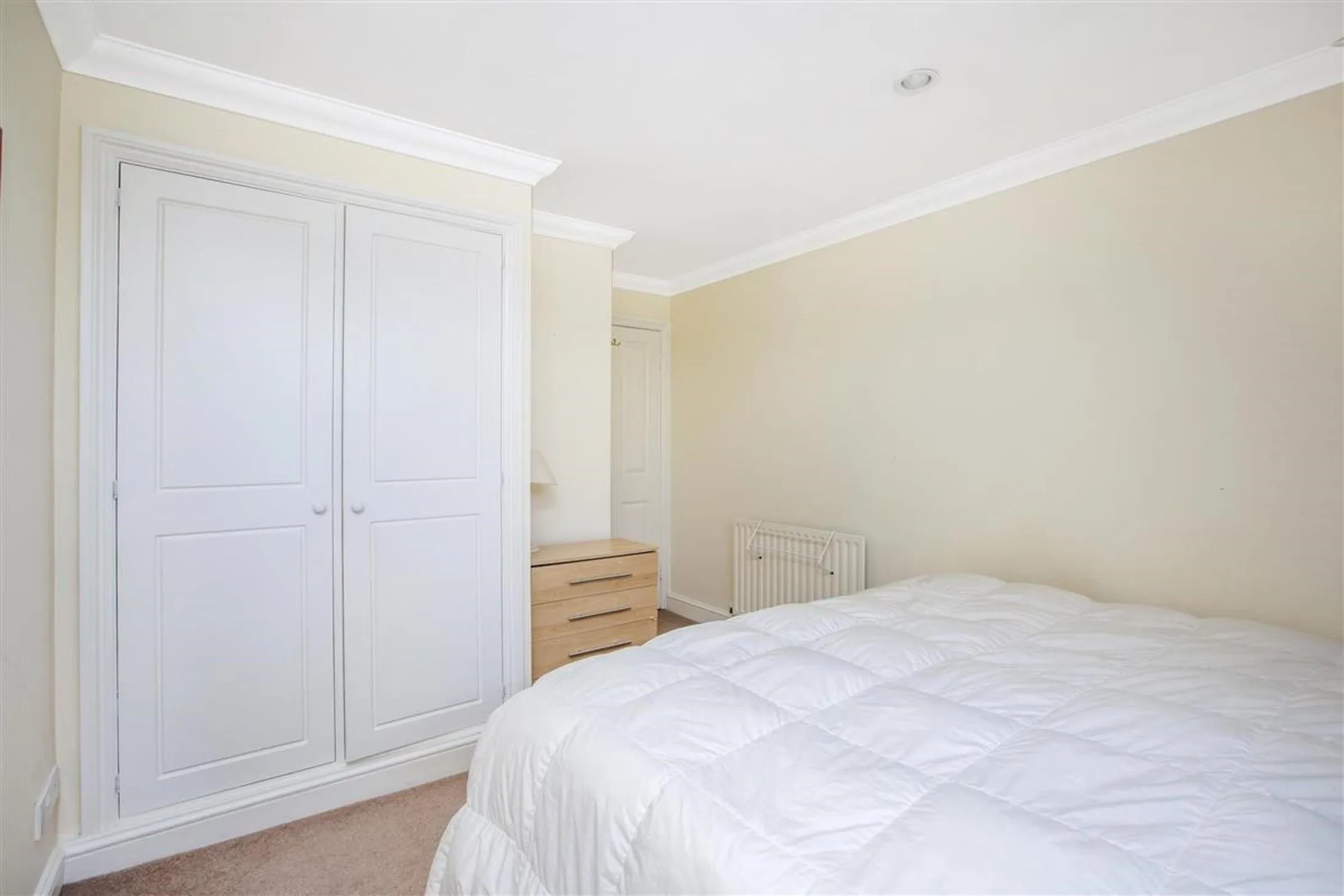 Flat Cambridge Street in City of Westminster