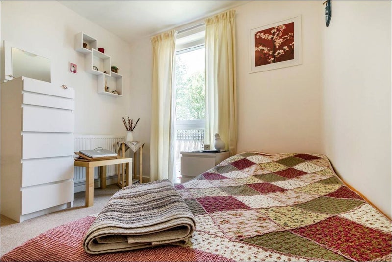 Room Park Road in Greater London