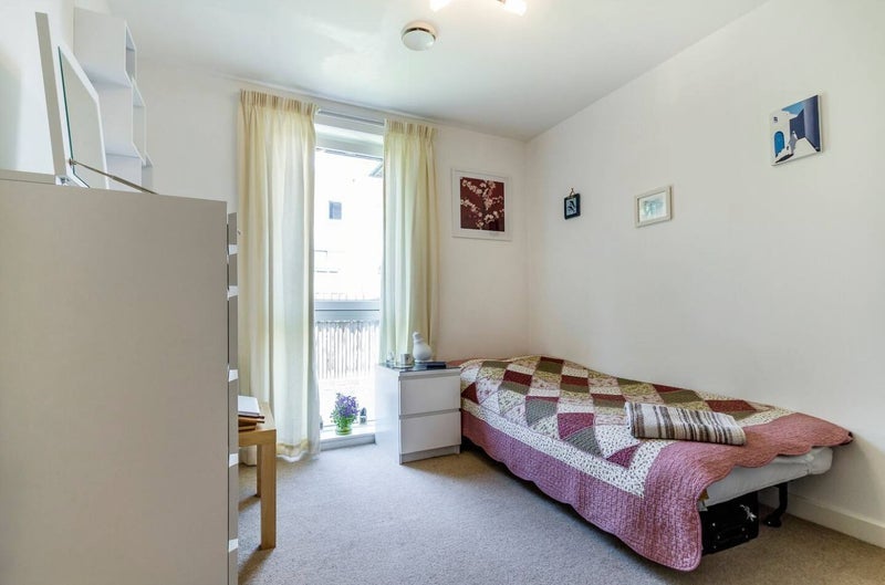 Room Park Road in Greater London