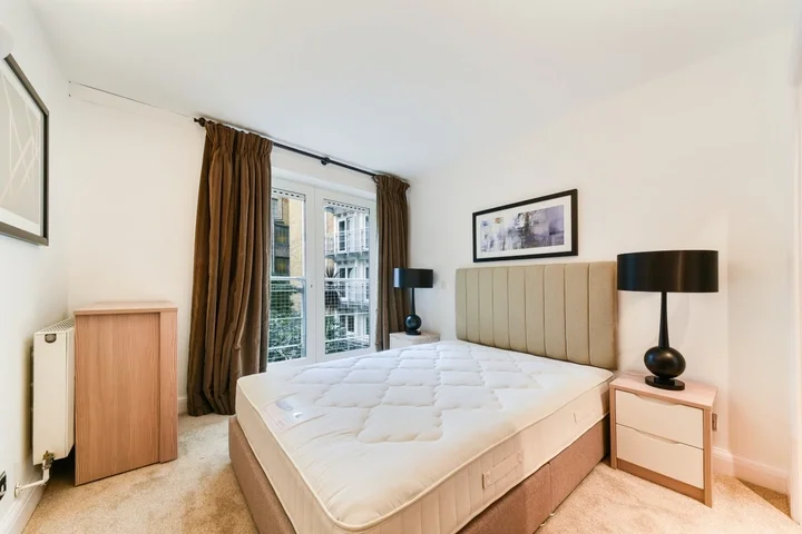 Flat New Globe Walk in Greater London