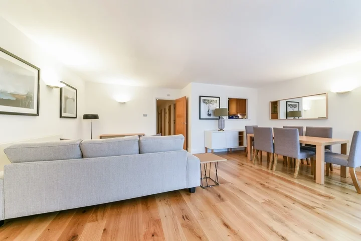 Flat New Globe Walk in Greater London