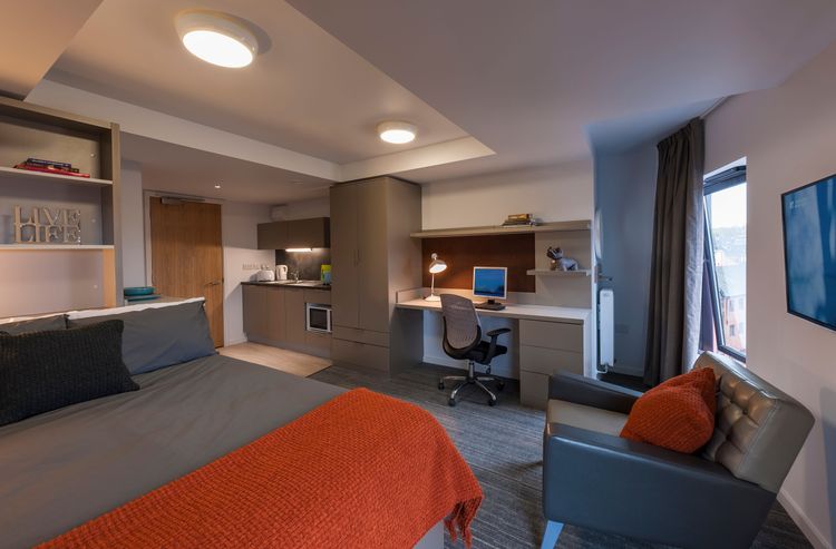 Room Beith Street in Glasgow