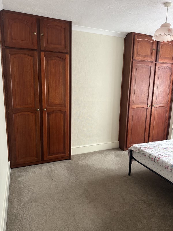 Room Hampton Road in Greater London