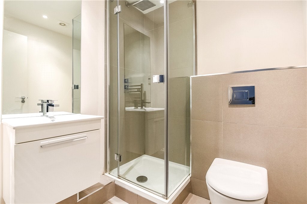 Flat Three Oak Lane in Greater London