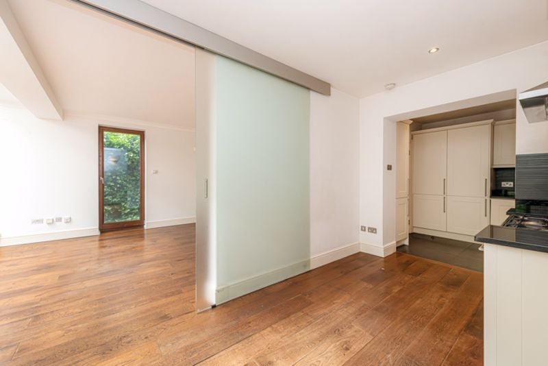 Flat Priory Road in Greater London