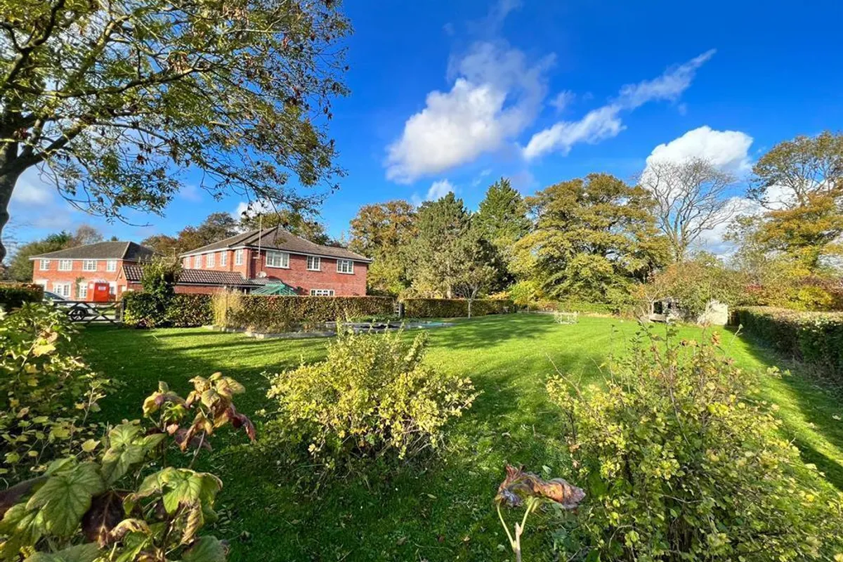 House Anstey Brook in Weston Turville