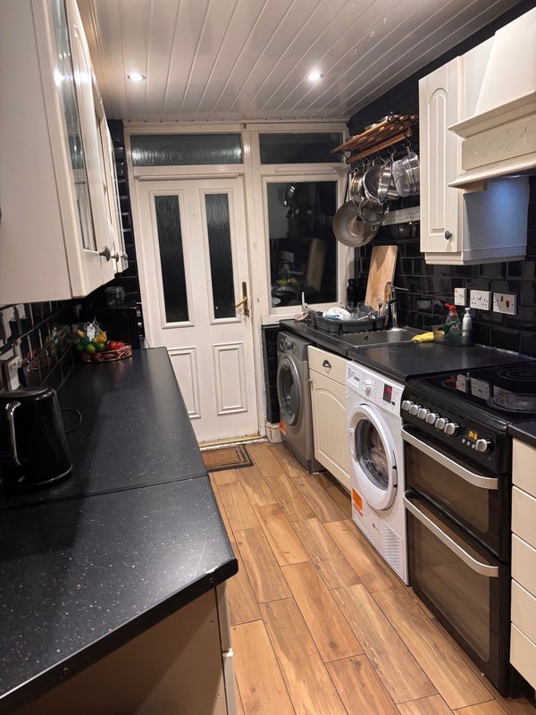 Room West Thorp in Newcastle upon Tyne