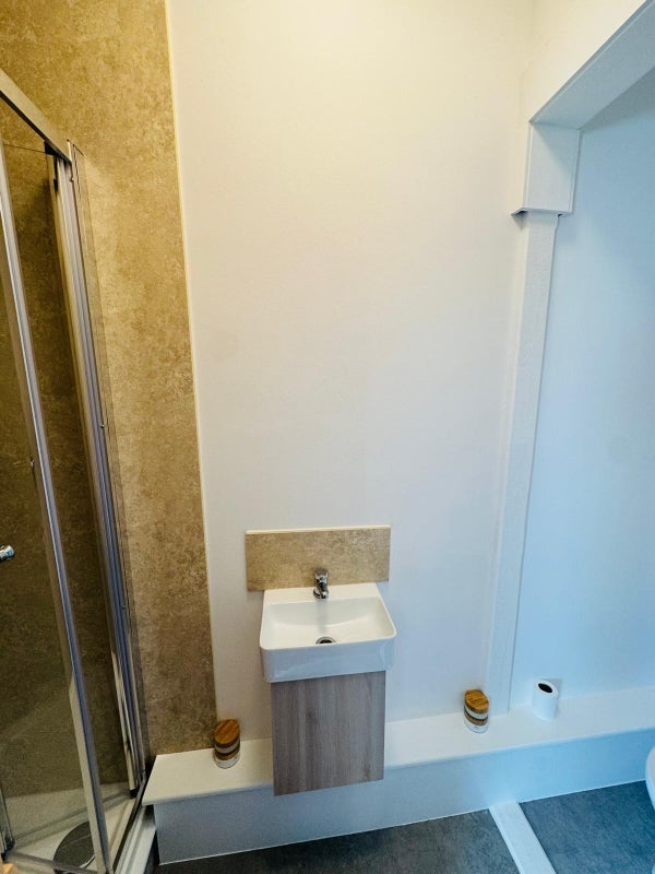 Room Plaistow Lane in Greater London