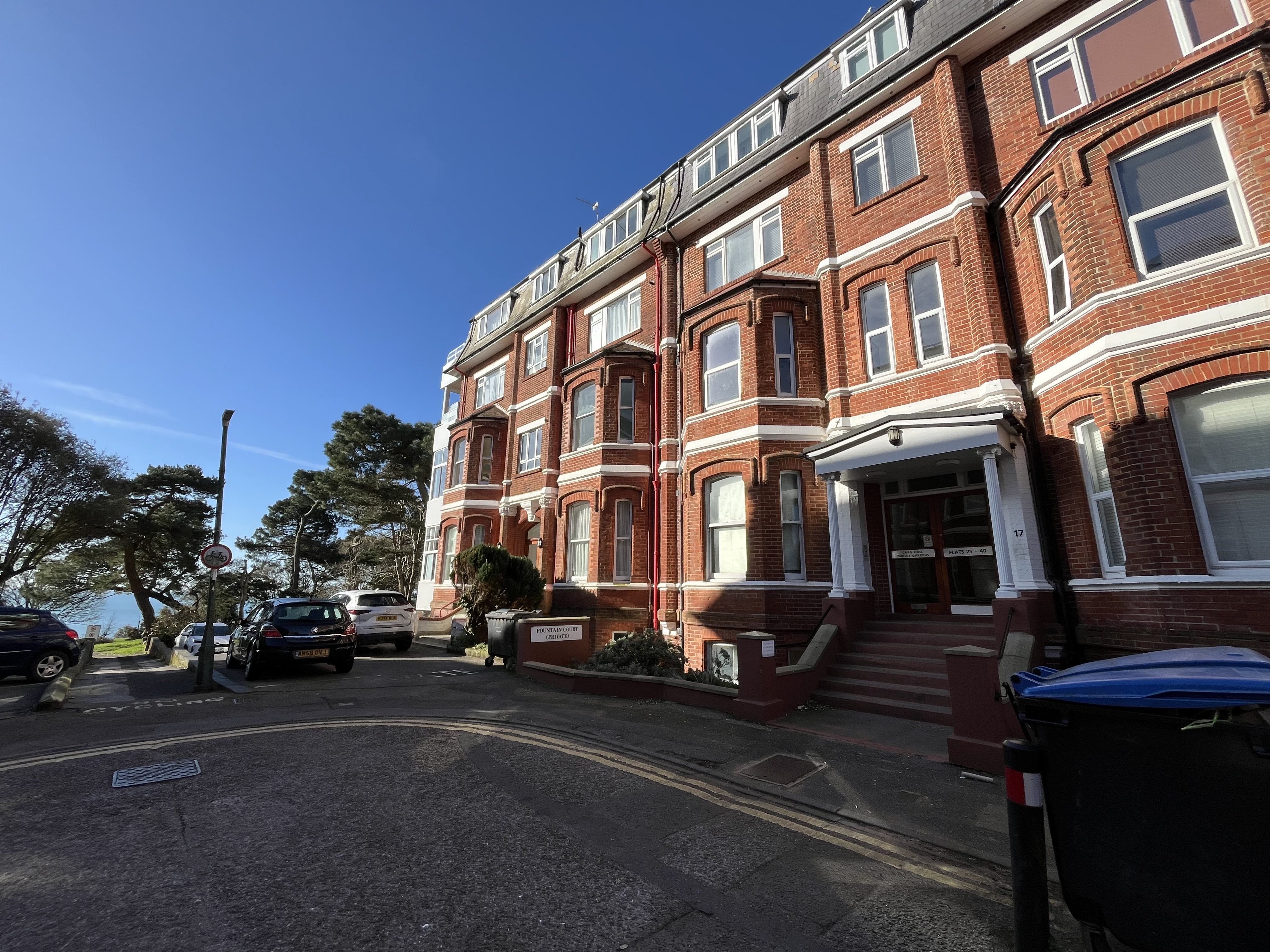 Flat Durley Gardens in Bournemouth