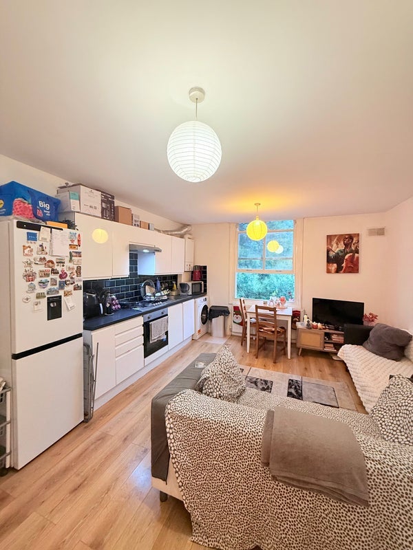 Room St Michael's Road in Greater London