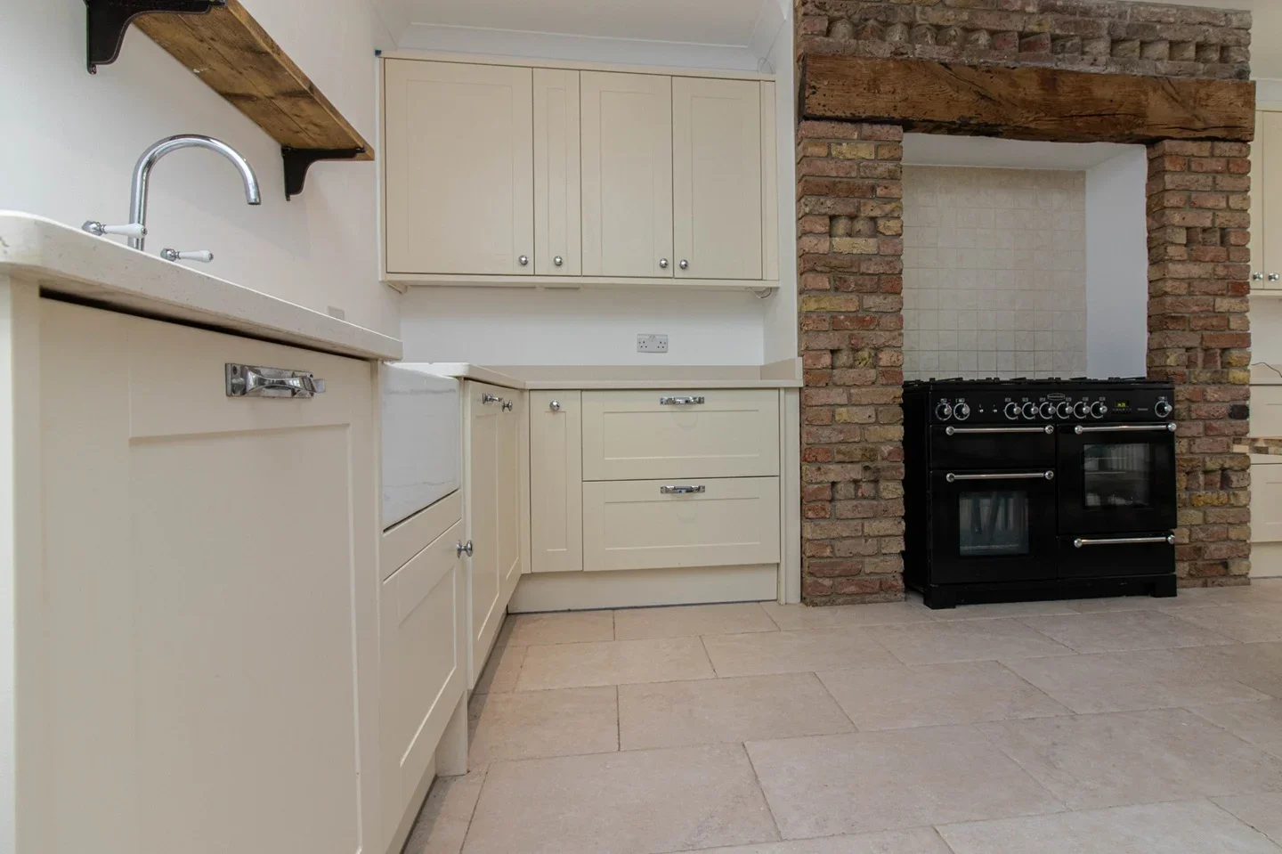 Flat Ravenna Road in Greater London
