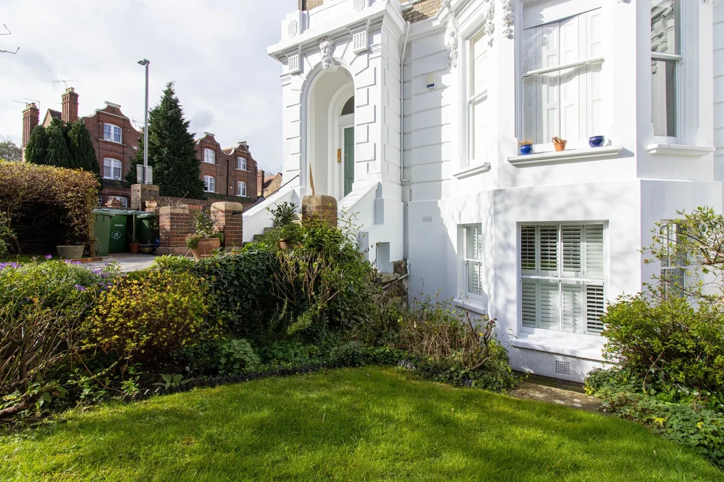 Flat Ravenna Road in Greater London