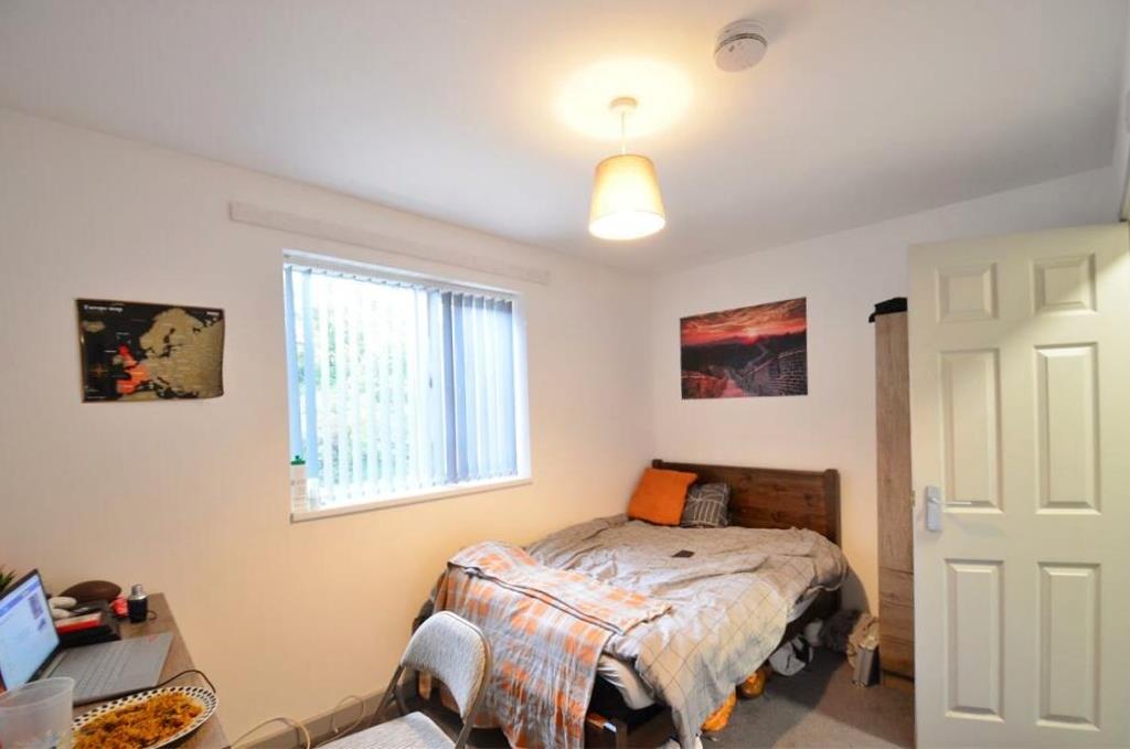 Flat Cadnam Close in Birmingham