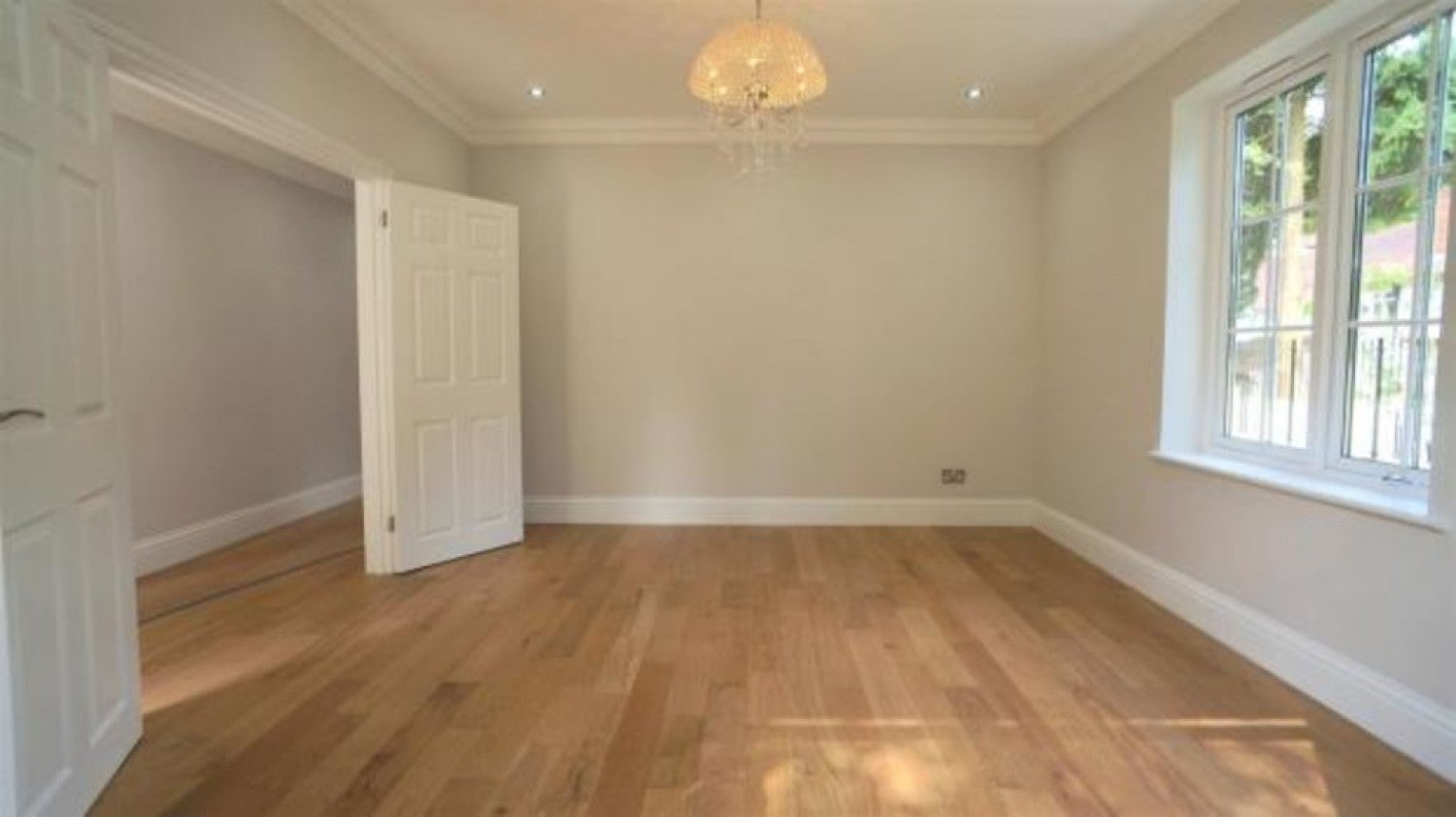 Flat Castle Road in Surrey Heath
