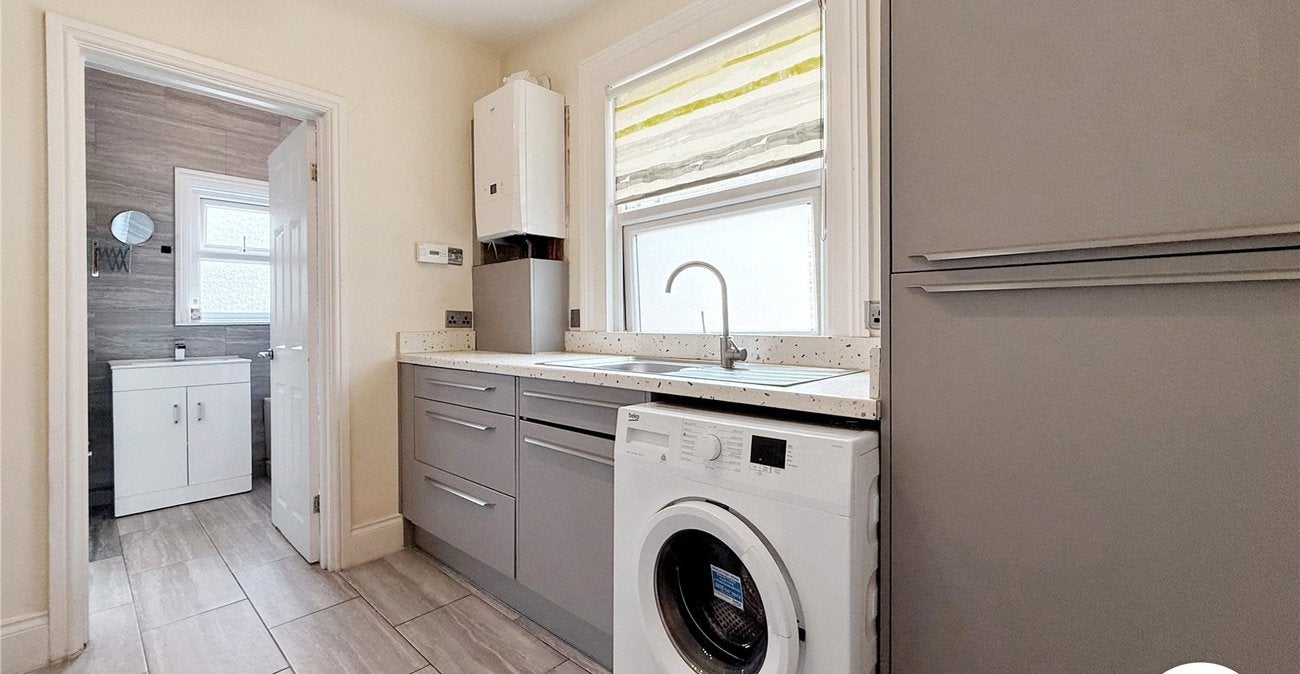 Flat Larkbere Road in Greater London