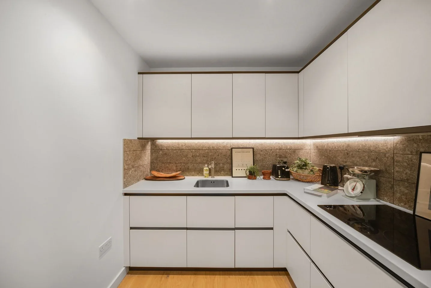 Flat Gordon Road in Greater London