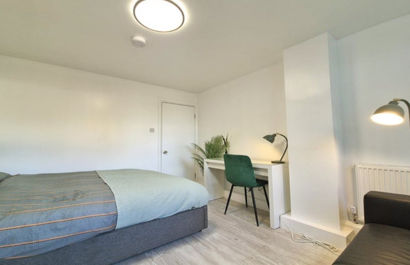 Room Benworth Street in Greater London