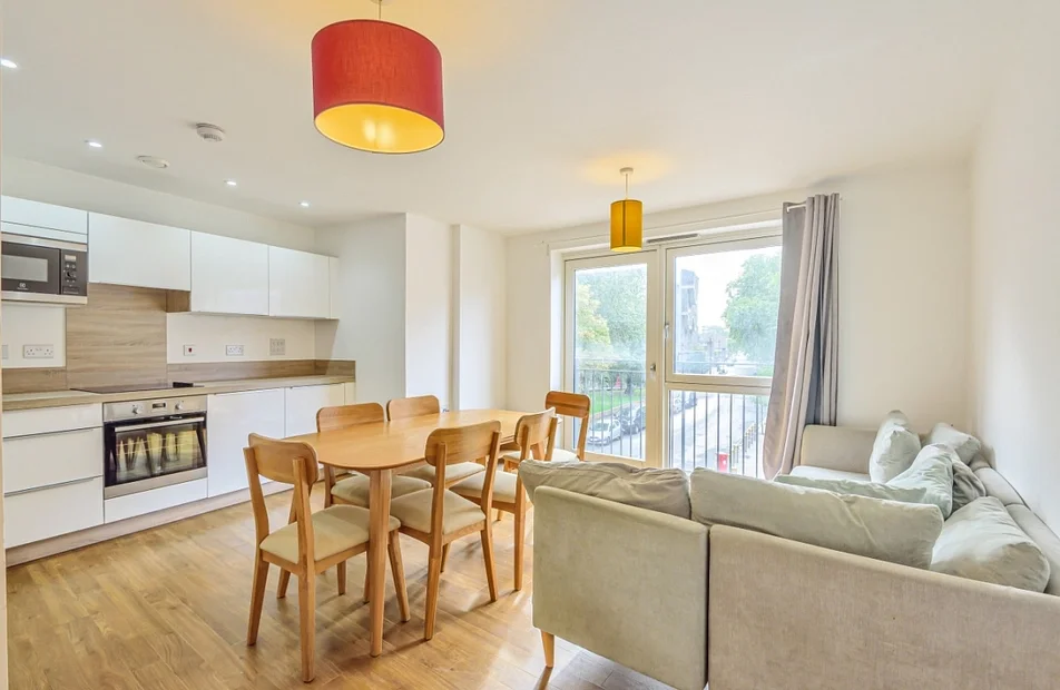 Flat Coldharbour Lane in Greater London